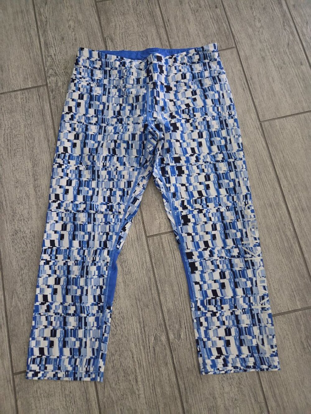 Calvin Klein Performance Women's Capri Leggings Blue Geometric Print Size Medium